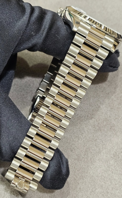 Rolex Day-Date 40 mm White Gold 228239-0033