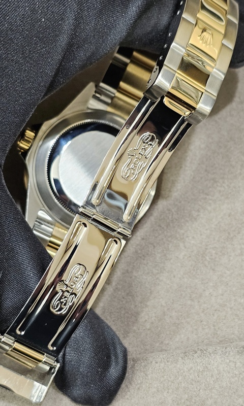 Rolex Submariner Date 40mm 16613T