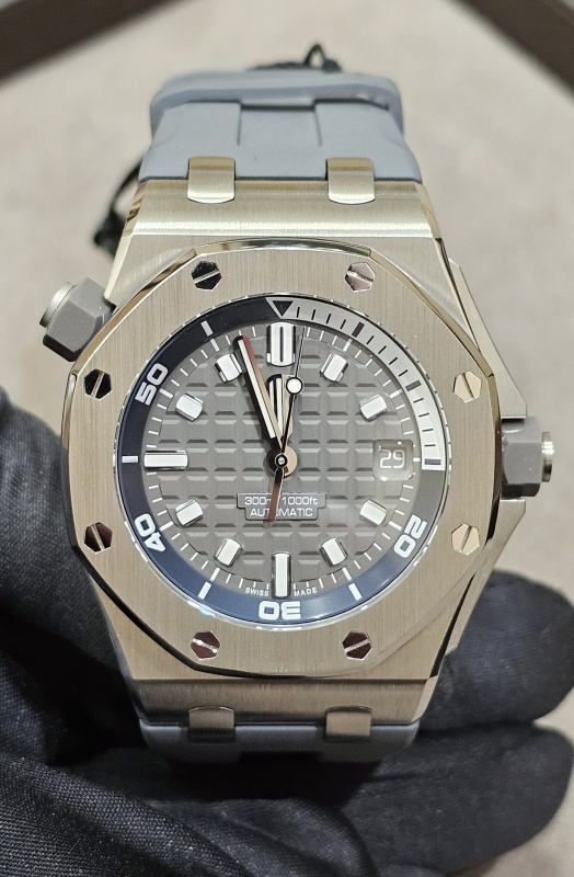 Audemars Piguet ROYAL OAK OFFSHORE DIVER 15720ST.OO.A009CA.01
