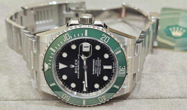 Rolex SUBMARINER DATE 41 126610LV