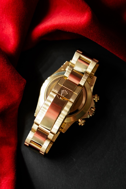 Rolex Daytona Cosmograph YellowGold Crystals Diamonds 116528