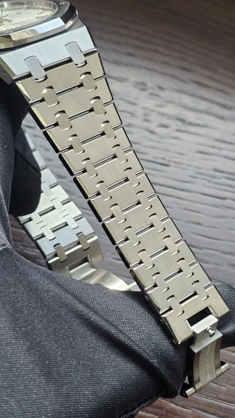 Audemars Piguet Royal Oak Selfwinding "50th Anniversary" 41 mm 15510ST.OO.1320ST.03