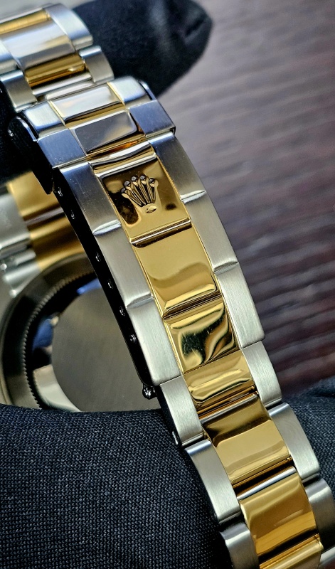 Rolex Submariner Date 40mm 16613T