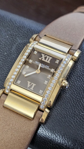Patek Philippe Twenty 4 4920R-010