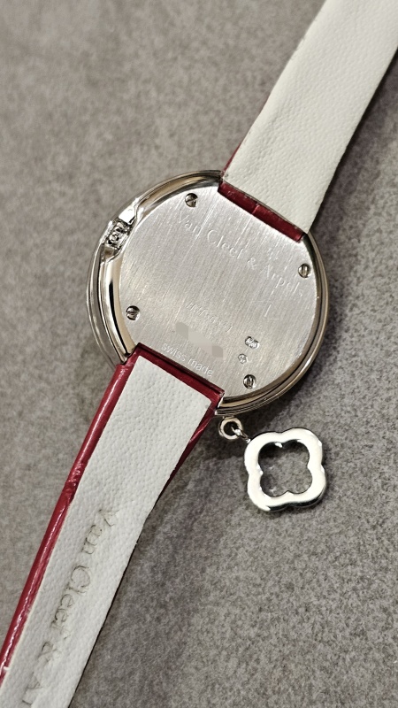 Van Cleef & Arpels Charms 29800