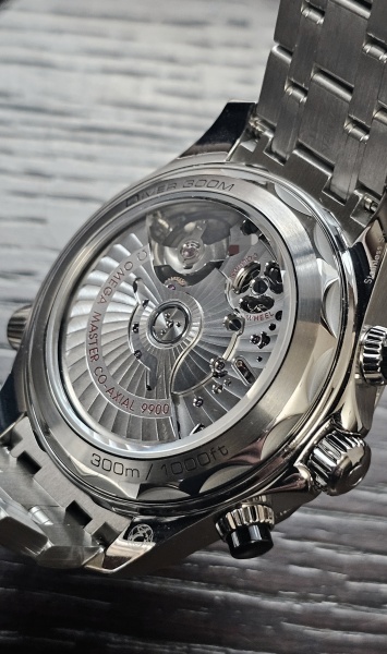 Omega Seamaster CO‑AXIAL MASTER CHRONOMETER CHRONOGRAPH 44 MM 210.30.44.51.01.001