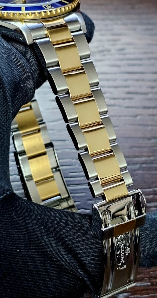 Rolex Submariner Date 40mm 16613T