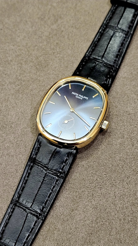 Patek Philippe Golden Ellipse Blue Dial 3978