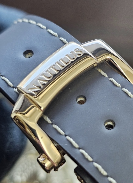 Patek Philippe Nautilus 5712 5712R-001