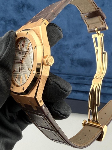 Audemars Piguet Royal Oak Selfwinding 15300BA.OO.D088CR.01