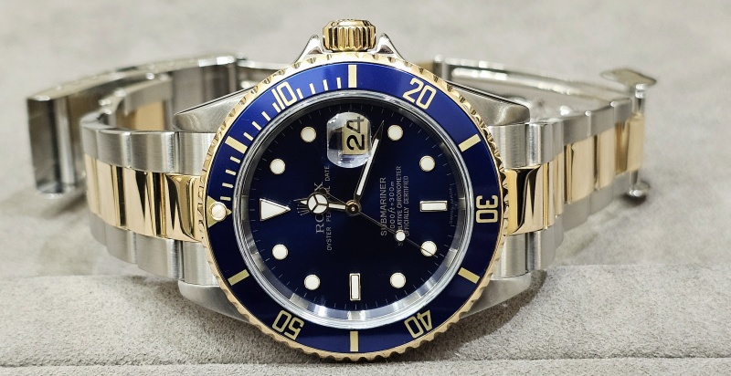 Rolex Submariner Date 40mm 16613T