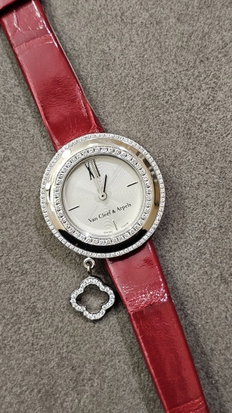 Van Cleef & Arpels Charms 29800