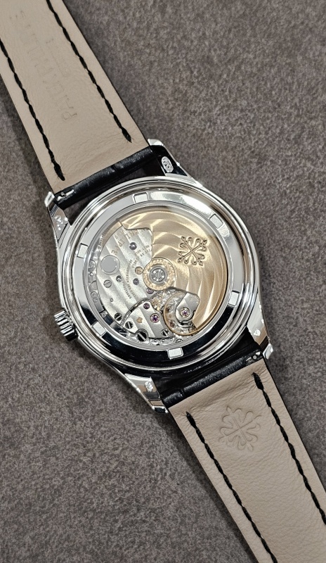 Patek Philippe Calatrava ANNUAL CALENDAR 5035G
