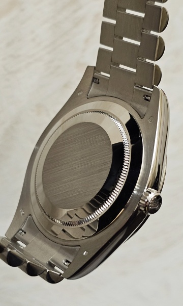Rolex DAY-DATE II 41MM WHITE GOLD 218239