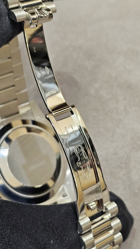 Rolex Day-Date 40 mm White Gold 228239-0033