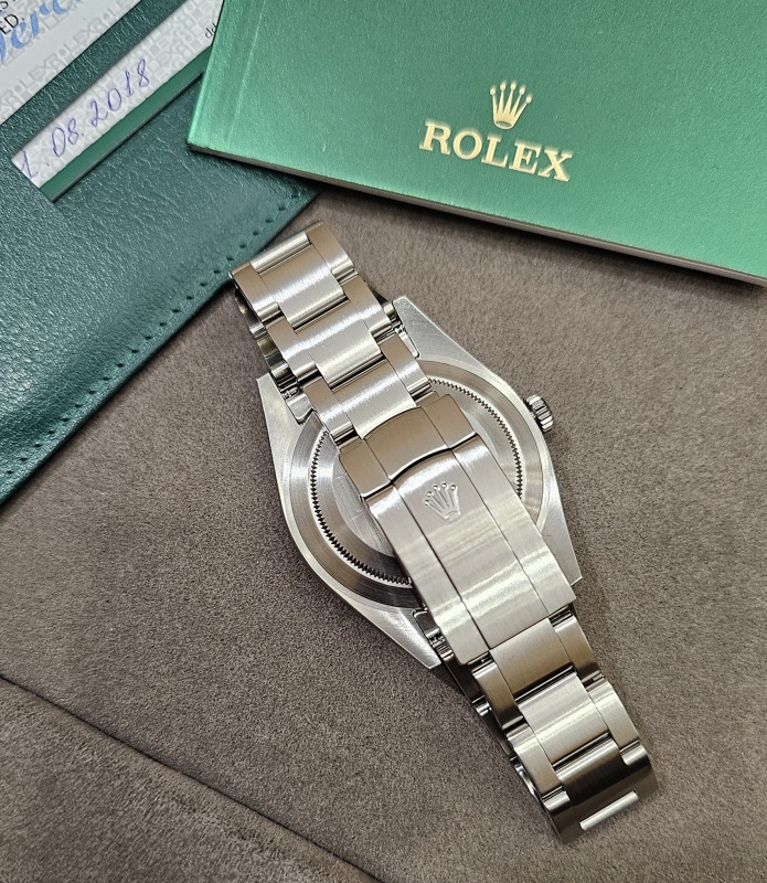 Rolex Oyster Perpetual 39 mm 114300