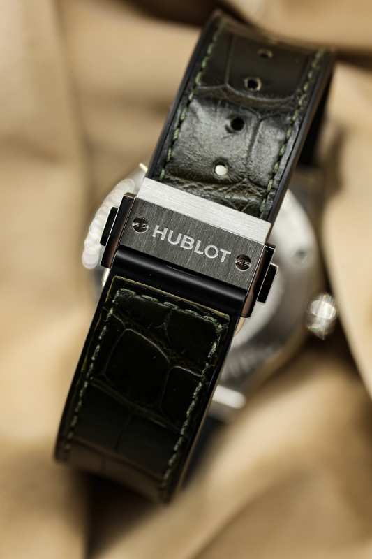 Hublot CLASSIC FUSION TITANIUM 565.NX.8970.LR
