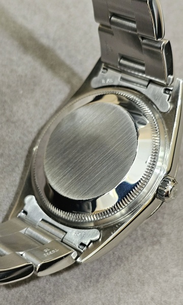 Rolex OYSTER PERPETUAL DATE 15200