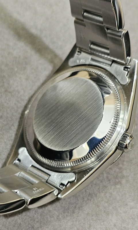 Rolex OYSTER PERPETUAL DATE 15200