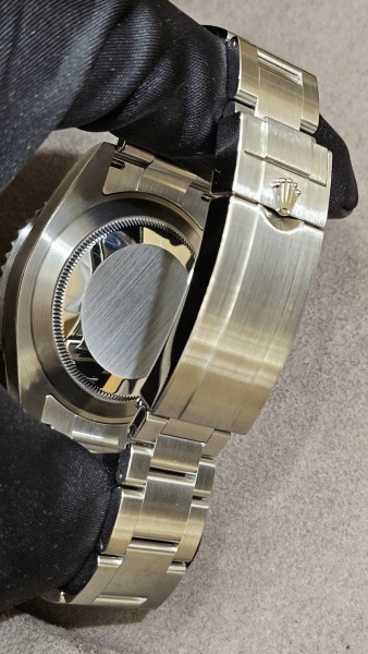 Rolex SUBMARINER DATE 41 126610LV