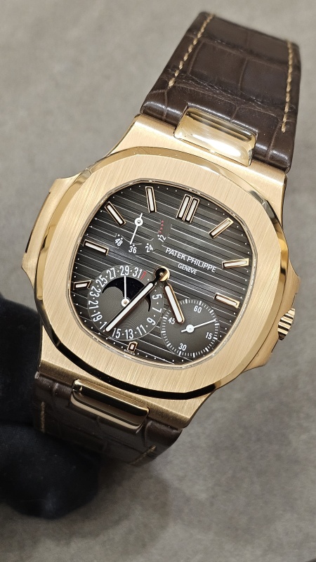 Patek Philippe Nautilus 5712 5712R-001