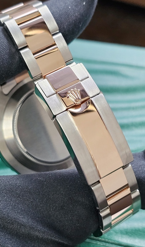 Rolex Yacht-Master II Steel and Everose Gold 44mm 116681