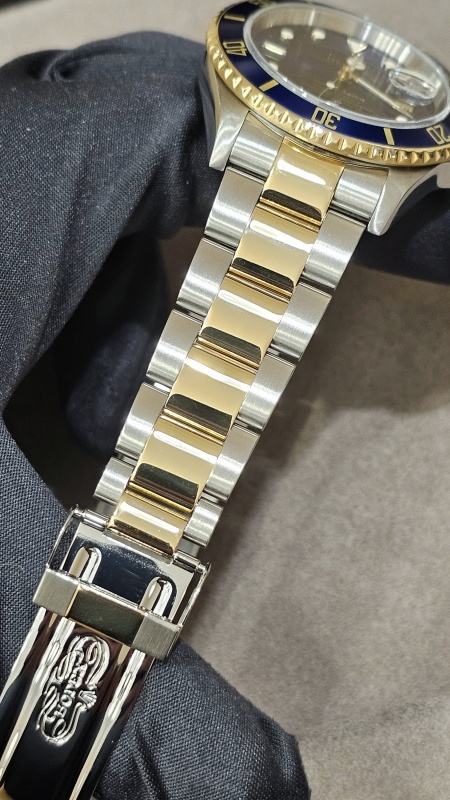 Rolex Submariner Date 40mm 16613T