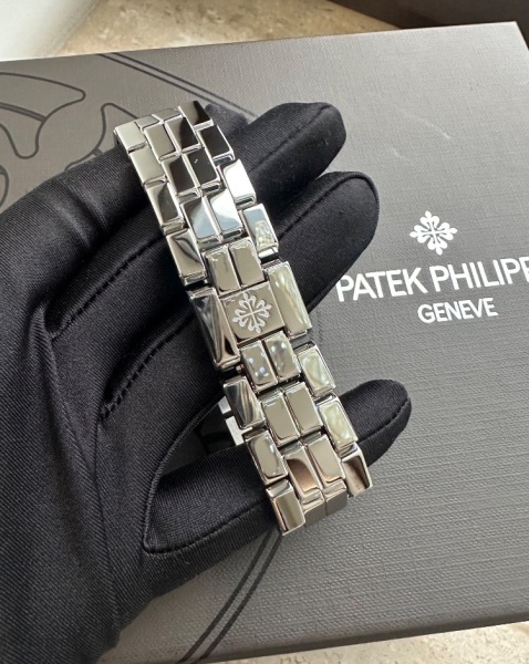 Patek Philippe Aquanaut 5066A-001