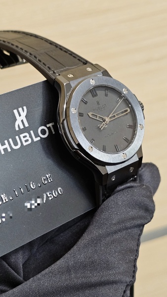 Hublot Classic Fusion 565.CM.1110.CM