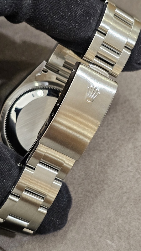 Rolex Oyster Perpetual Date 15210