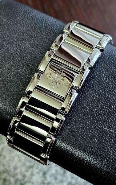 Patek Philippe Twenty-4 4910/10A-011