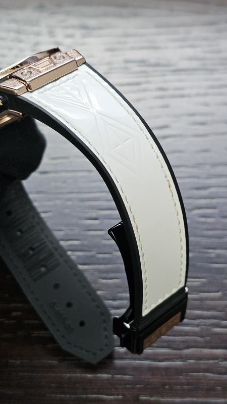 Hublot Sang Bleu King Gold Pavé 465.OS.1118.VR.1704.MXM18