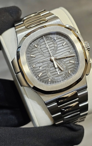 Patek Philippe NAUTILUS TRAVEL TIME CHRONOGRAPH 5990/1A-001