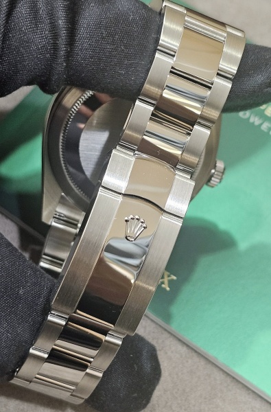 Rolex Sky-Dweller Stainless Steel Mint Green Dial 336934-0001